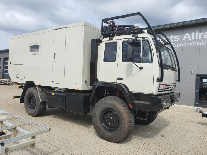 Retrofit d&#39;un châssis Steyr 12M18 et nouvelle construction d&#39;un mobil home