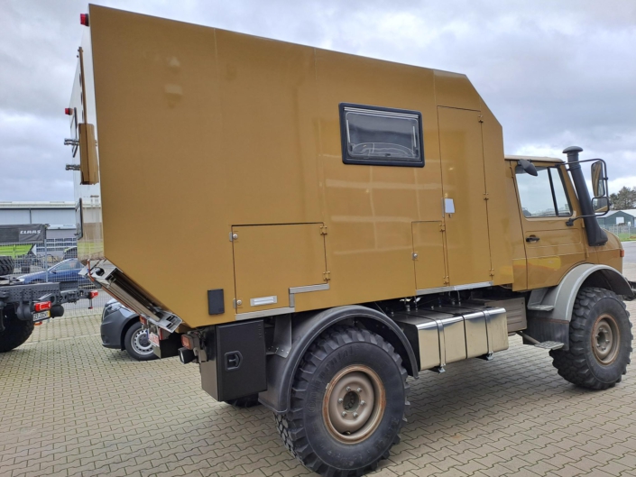 التعديل التحديثي لهيكل Unimog 1550 والبناء الجديد لمنزل متنقل