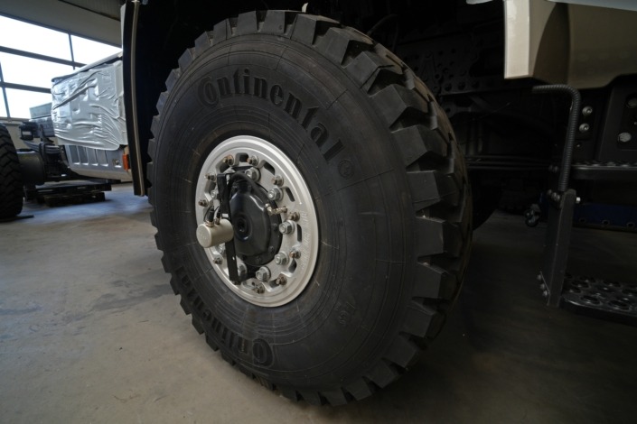 4x4 ti.systems tire pressure control system installed on the Mercedes Arocs